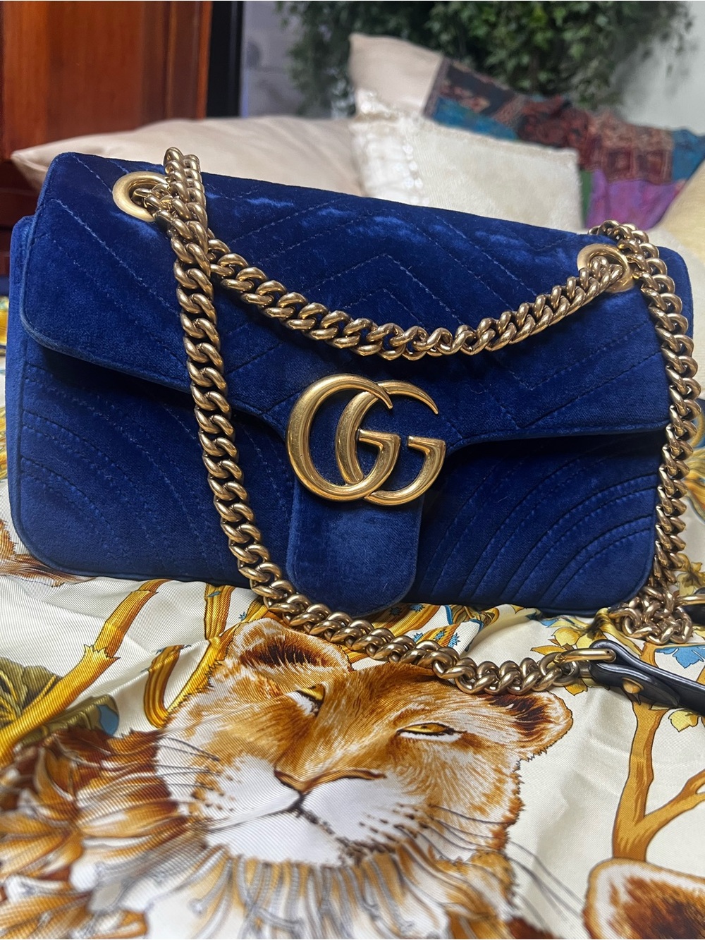 Gucci Royal Blue Velvet GG Marmont Crossbody Bag - Picture 4 of 16